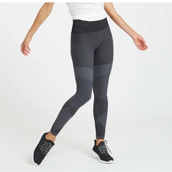 Spanx Look at Me Now Seamless Moto Leggings - Picture 5 of 5